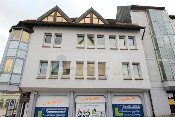 Flessibile e versatile, utilizzabile come ufficio o appartamento in posizione centralissima a VS-Schwenningen!