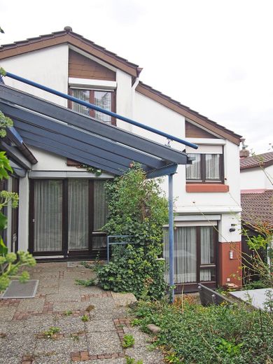 Casa indipendente e spaziosa in una posizione tranquilla e privilegiata (Bietigheim-Lug) – Hausansicht vom Garten