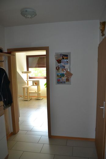 Doppelhaushälfte / Mehrgenerationenhaus / Mehrfamilienhaus / Haus – DG Flur