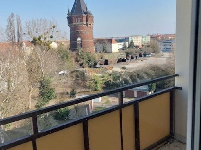 Wohnen über der Stadt freundliche helle 3-R-Wohnung im DG.ca.58,20 m² mit BLK. zu vermieten. – Foto 1