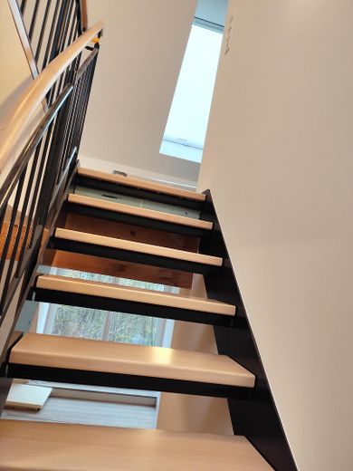 Dachgeschoß-Maisonette-Wohnung 52 qm am Tilsiter Platz in Kiel-Ellerbek – Aufgang in den Schlafbereich
