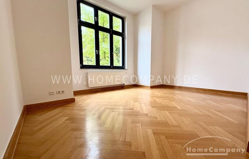 28024 HomeCompany Dresden Möbliert/Furnished 2-Zimmer Apartment  im Herzen der Radeberger Vorstadt mit 2 Balkonen max. 2 Personen – 4ecb357fcdc2d32e5c3afeb8397f41a12c186c2e.jpg