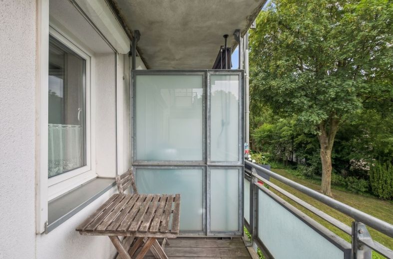 Kapitalanleger aufgepasst! Modernisierte &amp; Vermietete 2-Zimmer-Wohnung mit Balkon in Hamburg-Horn – Balkon