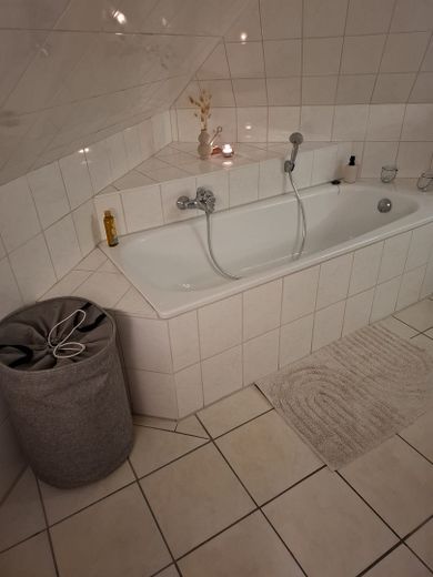 Einfamilienhaus mit Einliegerwohnung – Bad oben