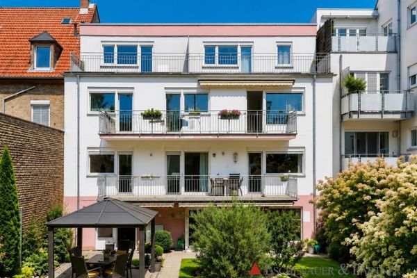 Exclusive Investment in Neuenheim – Multi-Family House in Need of Renovation with Expansion Potential