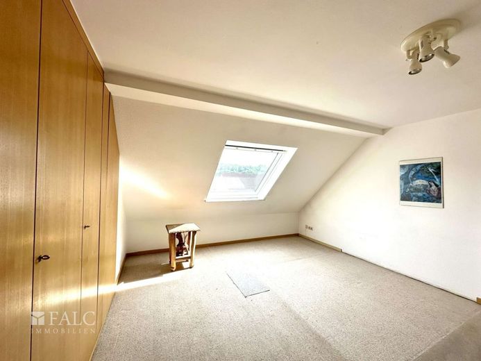 Sonnenhelles Zweifamilienhaus mit separatem Werkstattgebäude! – IMG_1044