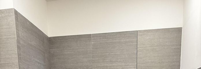 Bad mit Dusche - fast fertig