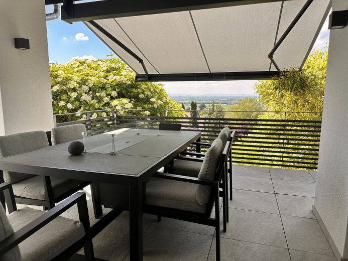 Exklusive Designvilla mit Panoramablick+Einliegerwohnung – Luxus, der Maßstäbe setzt – Balkon