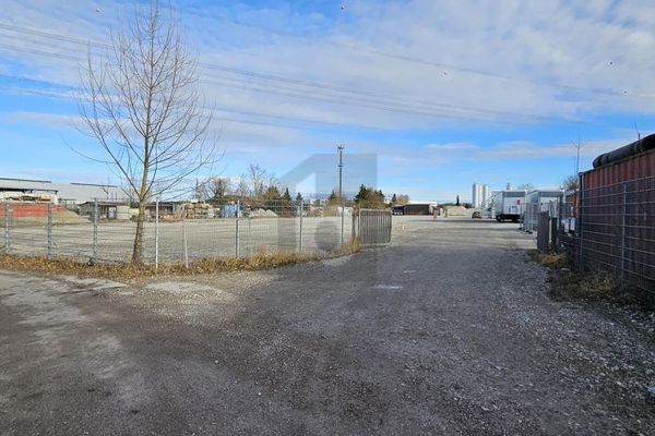4/M²AREA COMMERCIALE RECINTATA - AREA ESTERNA - MAGAZZINO