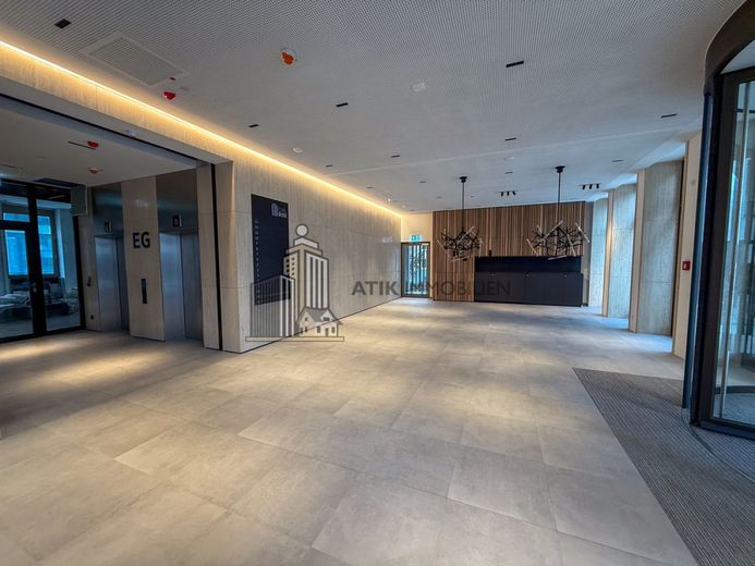 ATIK: 13. OG revitalisiertes High‑End‑Büro mit spektakulärem Stadtpanorama CARL RISE -provisionsfrei – Eingangsbereich