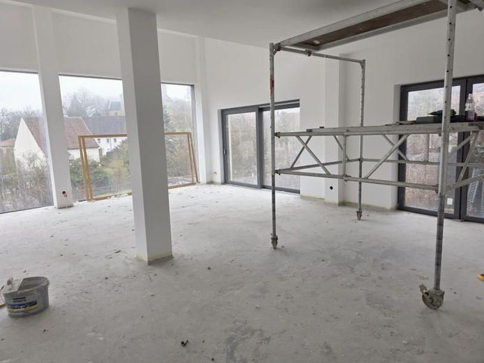 Veredelter Rohbau im Loftstil mit Panoramablick – Bild 1