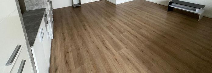 2 Zimmer Whg. in gepflegtem MFH & Pkw-Stellplatz
