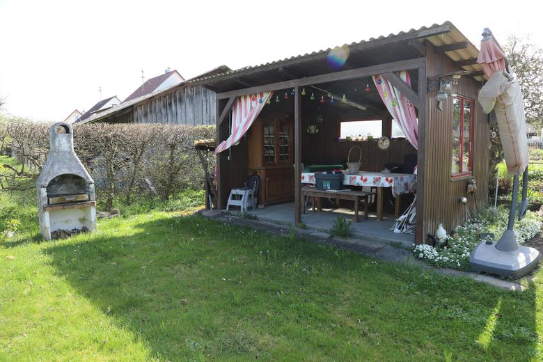 En el pueblo, mucha libertad y mucho espacio en la casa y el jardín – Gartenhütte