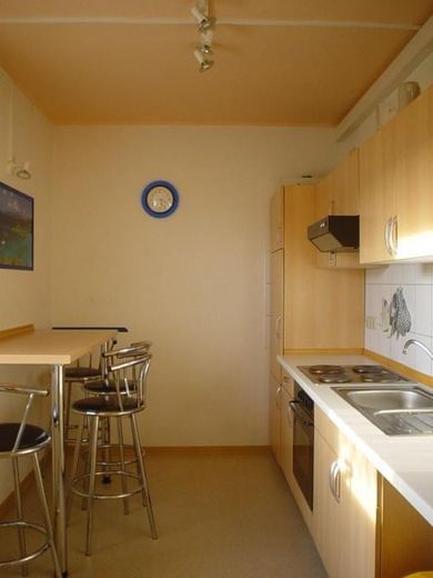Wohnungen/ Seniorenresidenzen (11), Blockhaus-Treffpunkt(1), Bauplätze (3) – Küchenbeispiel 1