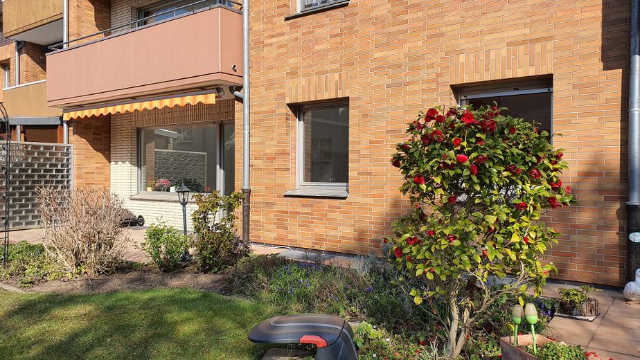Rahm: garden apartment with house-in-house character – Terrasse links