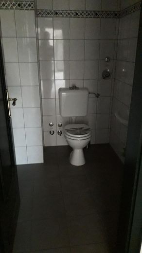 gepflegtes 9 Familienhaus in Erftstadt-Liblar – Gäste-WC WG 3