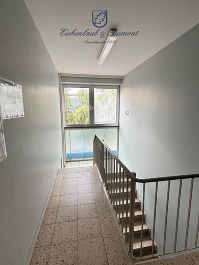 Moderne Bürofläche im Gewerbegebiet Saarlouis-Röderberg – Treppenhaus