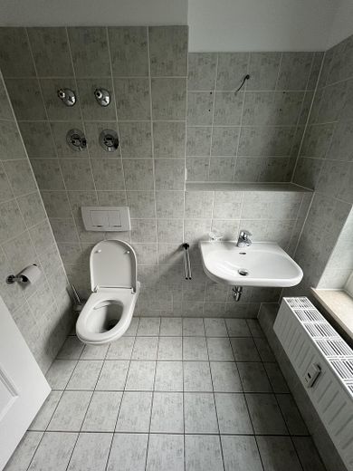 Urokliwe mieszkanie z ogrodem i pokojem muzycznym w spokojnej okolicy Monachium-Maxhof – Bad EG