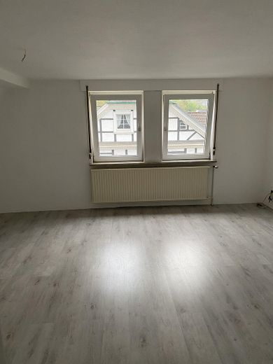 Rennovierte Wohnung mit Küche Ruhig und zentral im Bergischen Schieferhaus mit Garten – Wohzimmer 