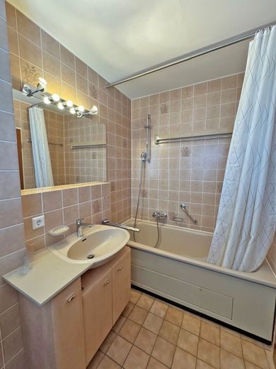 Bezugsfrei: Dachgeschosswohnung mit 2 herrlichen Dachterrassen in Taufkirchen – Bad