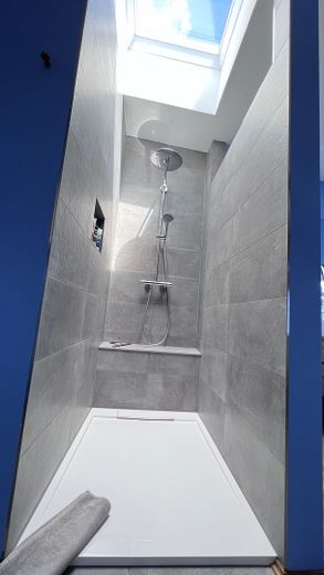 Penthouse-Traum mit Weitblick - Stillvolles Wohnen auf Rügen – Dusche  Blick Sternenhimmel