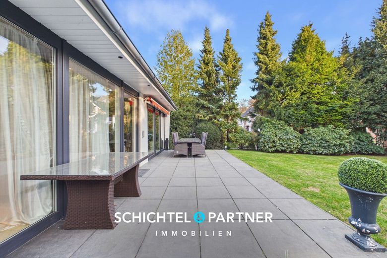 Osterholz | Hochwertig saniertes Einfamilienhaus mit großem Garten – S&amp;P | Terrasse