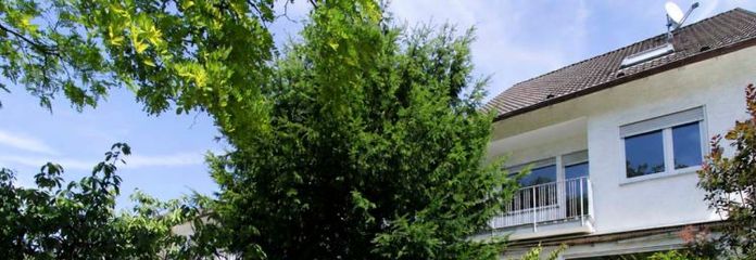 Tanto spazio per le vostre idee: porzione di bifamiliare con giardino a Hofheim am Taunus