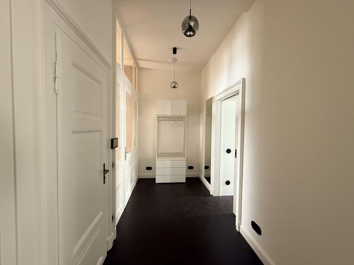 Attraktive 2 Zimmer Wohnung im 1. OG Johannesviertel in Darmstadt – Flur