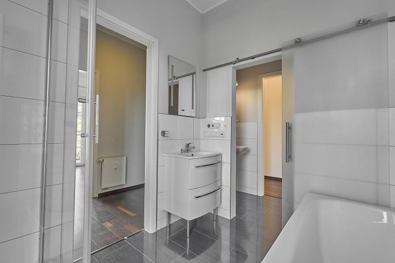 Wonen als in een rijtjeshuis – 98,87 m² koopappartement plus 52,27 m² terras als exclusief gebruiksrecht – Foto 24