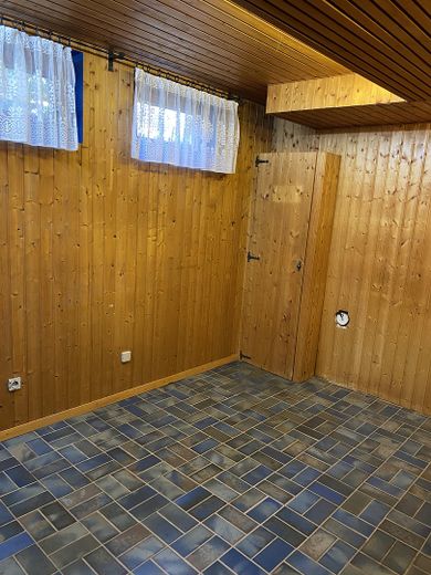 Casa a schiera di testa in posizione residenziale tranquilla a Untereisesheim – Hobbyraum