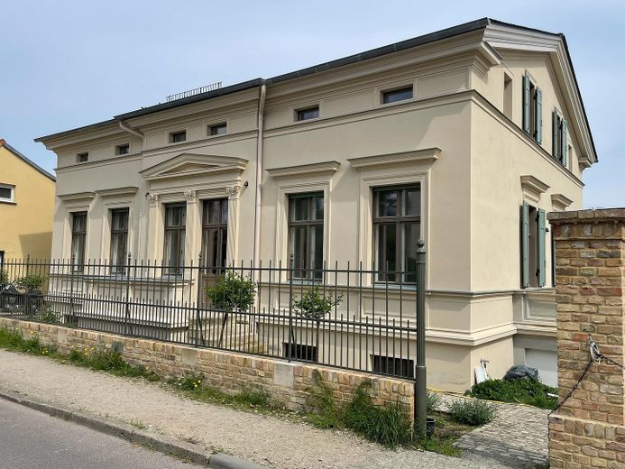 Strassenfassade