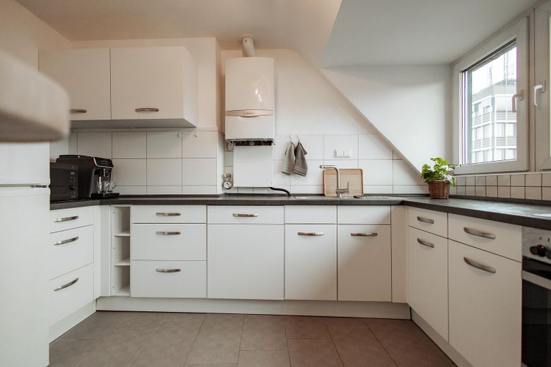 very spacious kitchen