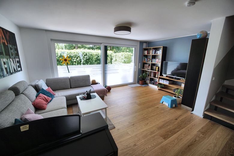 Modernes Kettenhaus mit KfW-55-Standard und hochwertiger Ausstattung – Wohn-/Esszimmer 2