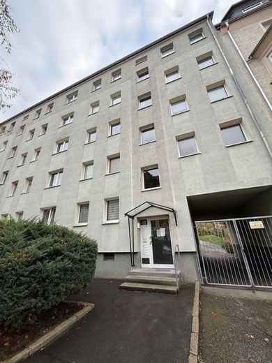 Gemütliche 2-Zimmer mit Balkon, Laminat und Dusche in ruhiger Lage – Hausansicht_14