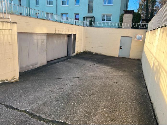 Tiefgaragenstellplatz Am Urbacher Wall 2-6 zu vermieten – Foto 1