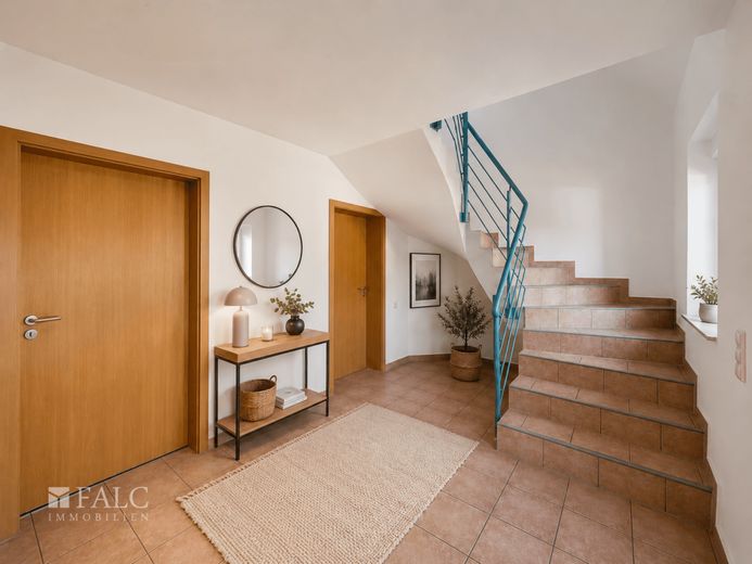 Commission-free. Well-equipped semi-detached house in a prime location! – Eingangsbereich - Einrichtung digital