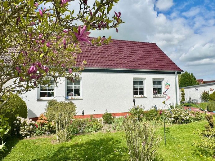 HORN IMMOBILIEN ++ gemütliches Haus in Strasburg (Uckermark) zu verkaufen – Hausansicht