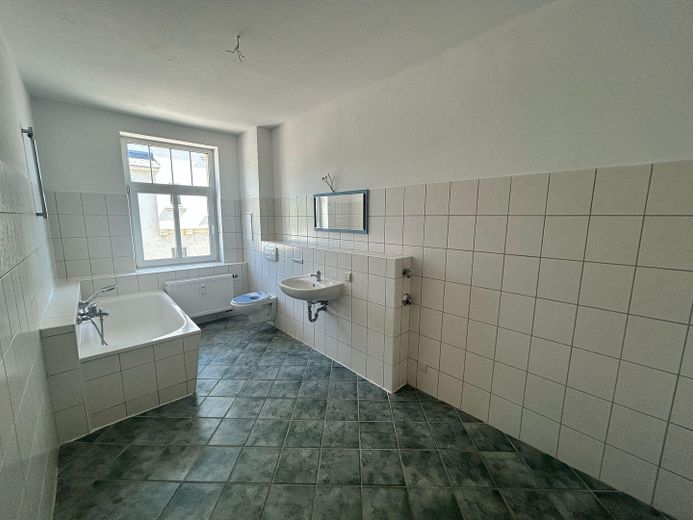 ***Helle 3-Raum-Wohnung in Hohenstein-Ernstthal*** – Badezimmer