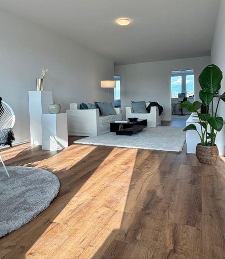 Modernisierte 4,5-Zimmer-Wohnung mit großem Balkon und Tiefgarage in Balingen – Offener Wohn-/Essbereich