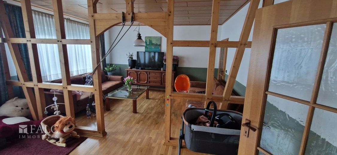 *Provisionsfrei* Schmuckstück im Historischen Ortskern - Falc Immobilien Siegen – Wohnzimmer