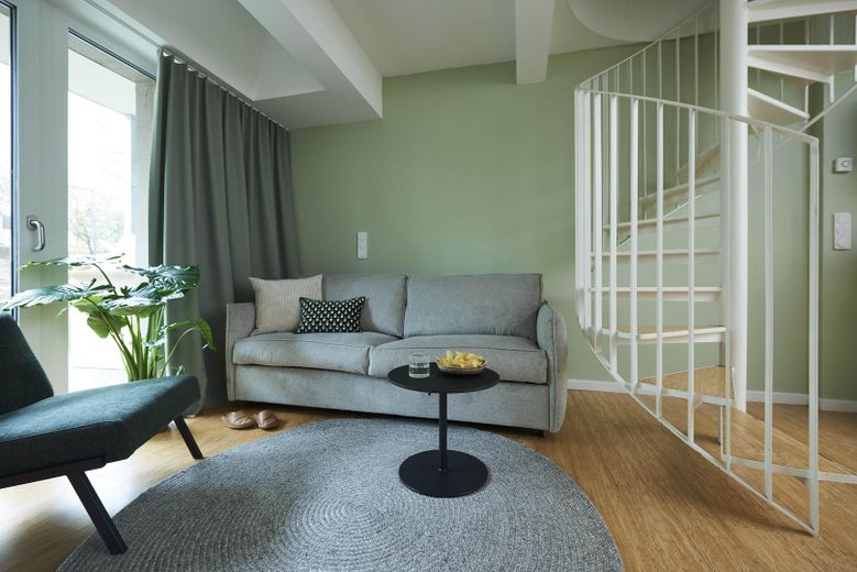 2-Zimmer Maisonette Apartment für 1250€ Warm – vollmöbliert mit Gym & Workspace – Foto 7
