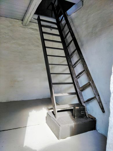 Modernized semi-detached house with view of the Schlei No commission from private seller ... living like on vacation! – Nebengebäude Treppe