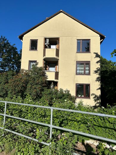 Mieszkanie dwupoziomowe 85 m² w pobliżu kampusu, bezpośrednio przy Ringgleis + 55 m² zaadaptowanej powierzchni użytkowej na poddaszu – Blick von Hinten (Ringgleis)