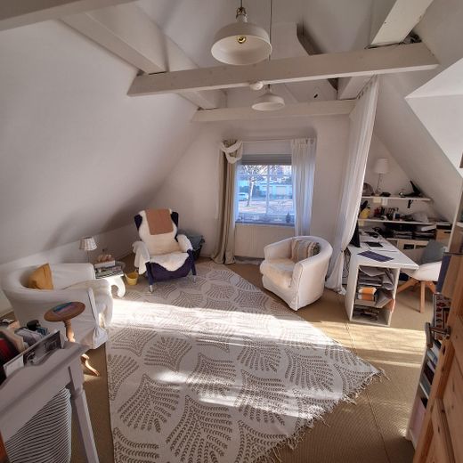 Doppelhaus - ehem. Bauernhof in Bremen-Huchting – großes Schlafzimmer 
