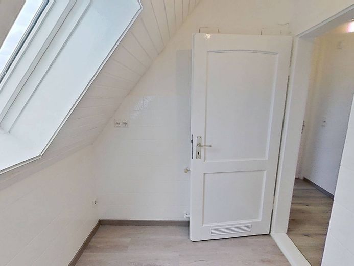 Gemütliche 3-Zi.-Dachgeschosswohnung mit Wannenbad in ruhiger Wohnlage – Ansicht II: Küche
