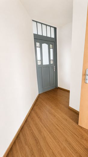 Clevere Kapitalanlage: Charmante 1-Zimmer-Wohnung in der Nähe historischer Kirche – Flur