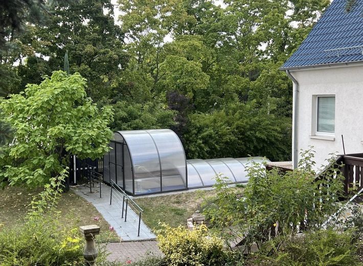 freistehendes Einfamilienhaus mit Garten, Pool, Sauna & Solarthermie – Foto 7