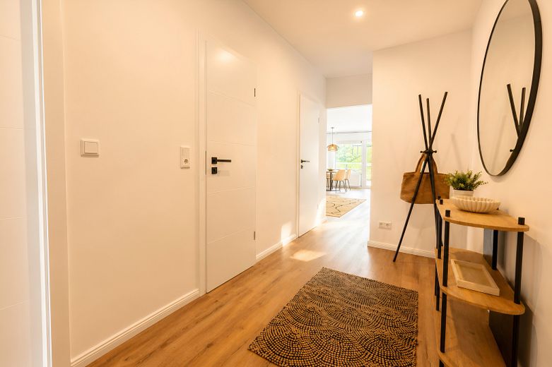 Bezugsfertige 3-Zimmer-Wohnung mit 2 Balkonen – provisionsfrei vom Eigentümer – Eingangsbereich