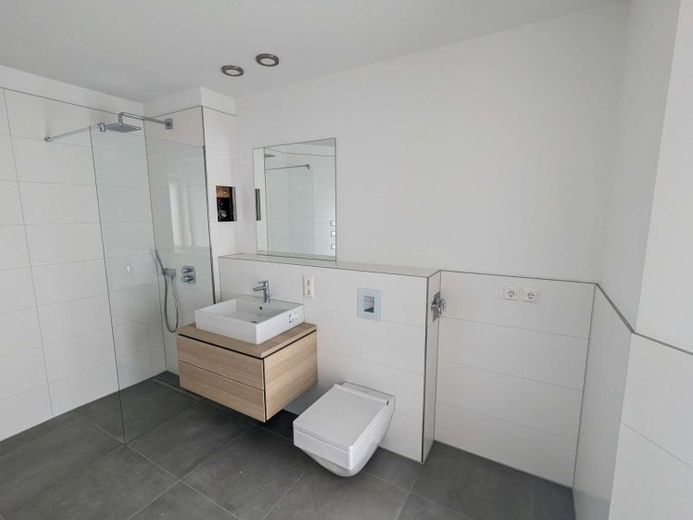 Bezugsfreie 2-Zimmer-Wohnung | ca. 64m² | Sondernutzungsrecht für Terrasse & Garten | Einbauküche – Foto 1