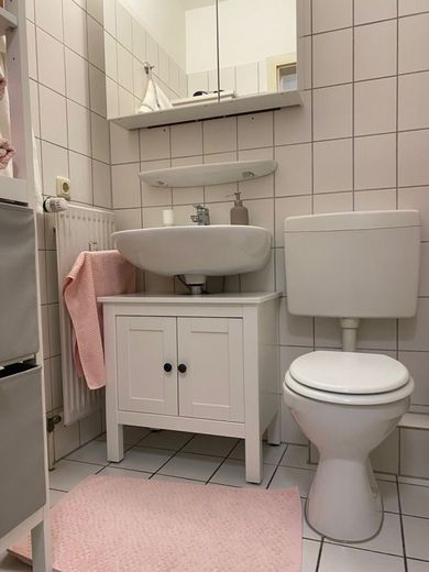 *Schnuckelige Terrassenwohnung in Uni-Nähe als interessante Kapitalanlage und Altersvorsorge !!! – Badezimmer
